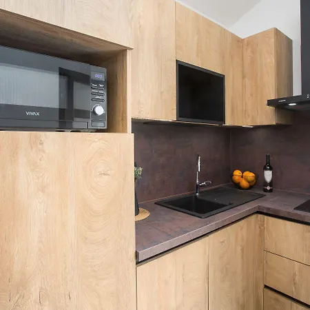 Apartman Traumhaftes Mit Meerblick Und Privatem Balkon - Nur 250 Meter Zum Poreč