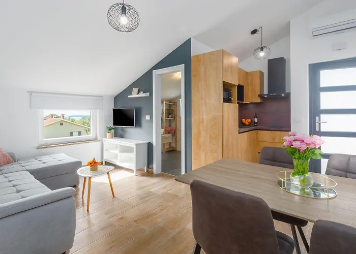 Apartament Traumhaftes Mit Meerblick Und Privatem Balkon - Nur 250 Meter Zum Poreč