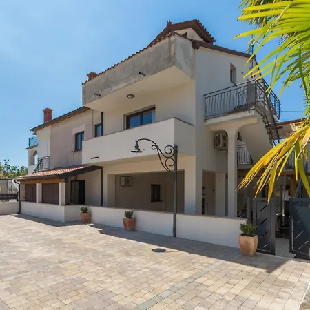 Traumhaftes Mit Meerblick Und Privatem Balkon - Nur 250 Meter Zum *