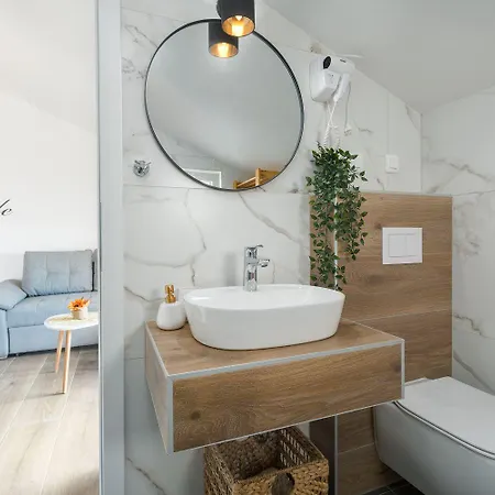 Traumhaftes Mit Meerblick Und Privatem Balkon - Nur 250 Meter Zum Porec