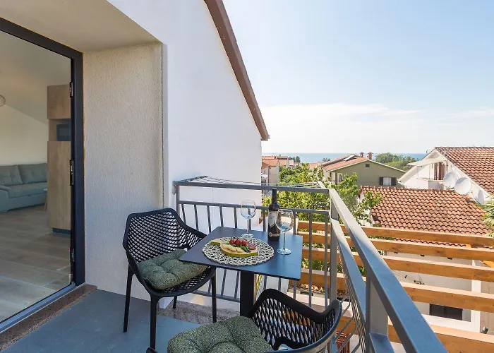 Traumhaftes Mit Meerblick Und Privatem Balkon - Nur 250 Meter Zum Lejlighed *
