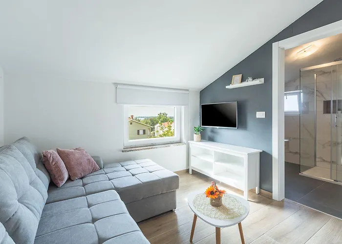 Апартаменти Traumhaftes Mit Meerblick Und Privatem Balkon - Nur 250 Meter Zum *