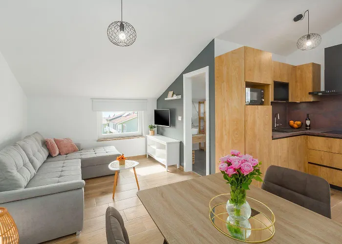 Traumhaftes Mit Meerblick Und Privatem Balkon - Nur 250 Meter Zum Пореч